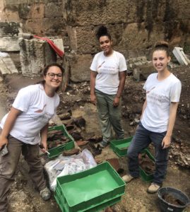 archaeology students